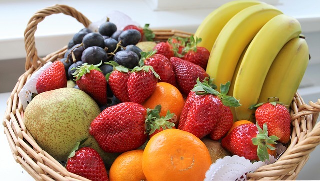 How to Ship a Fresh Fruit Basket