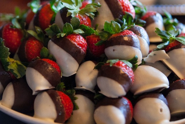 shipping chocolate-covered strawberries