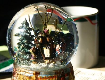 shipping snow globes